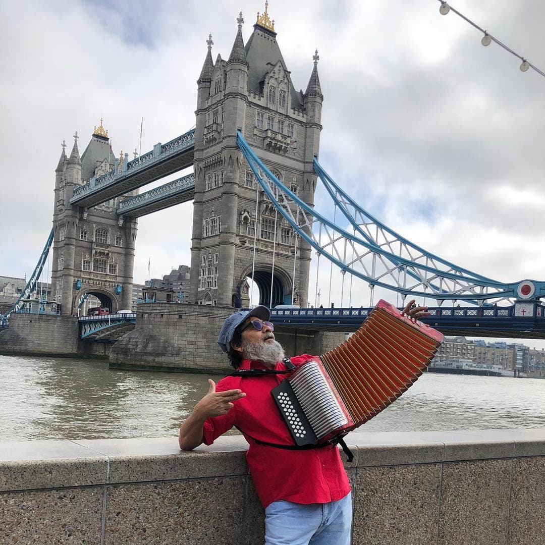 "
<b><a href="https://www.univision.com/famosos/las-cinco-canciones-mas-emblematicas-del-fallecido-celso-pina-que-hicieron-bailar-a-mas-de-una-generacion-video" target="_blank">Hay cosas grabadas</a></b>, pero ahorita no podemos dar ninguna información concreta, pero obviamente existen".