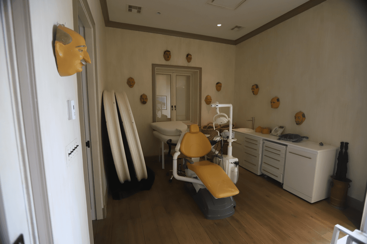 Los demócratas sostienen que las imágenes aportan claridad sobre los delitos del financiero, mientras el comité sigue indagando cómo Epstein usó sus islas para atraer figuras influyentes y mantener su red de explotación fuera del escrutinio público.