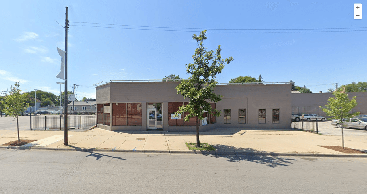 <b>South Chicago Center:</b> Ubicado en el número 8650 al sur de la avenida Commercial.