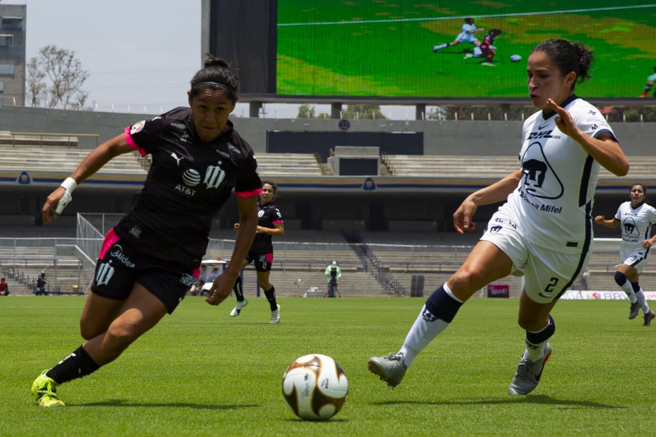 De la mano de Annia Mejía y Mónica Monsiváis Monterrey logra vencer 1-2 a La Pumas y tomar ventaja en la serie.