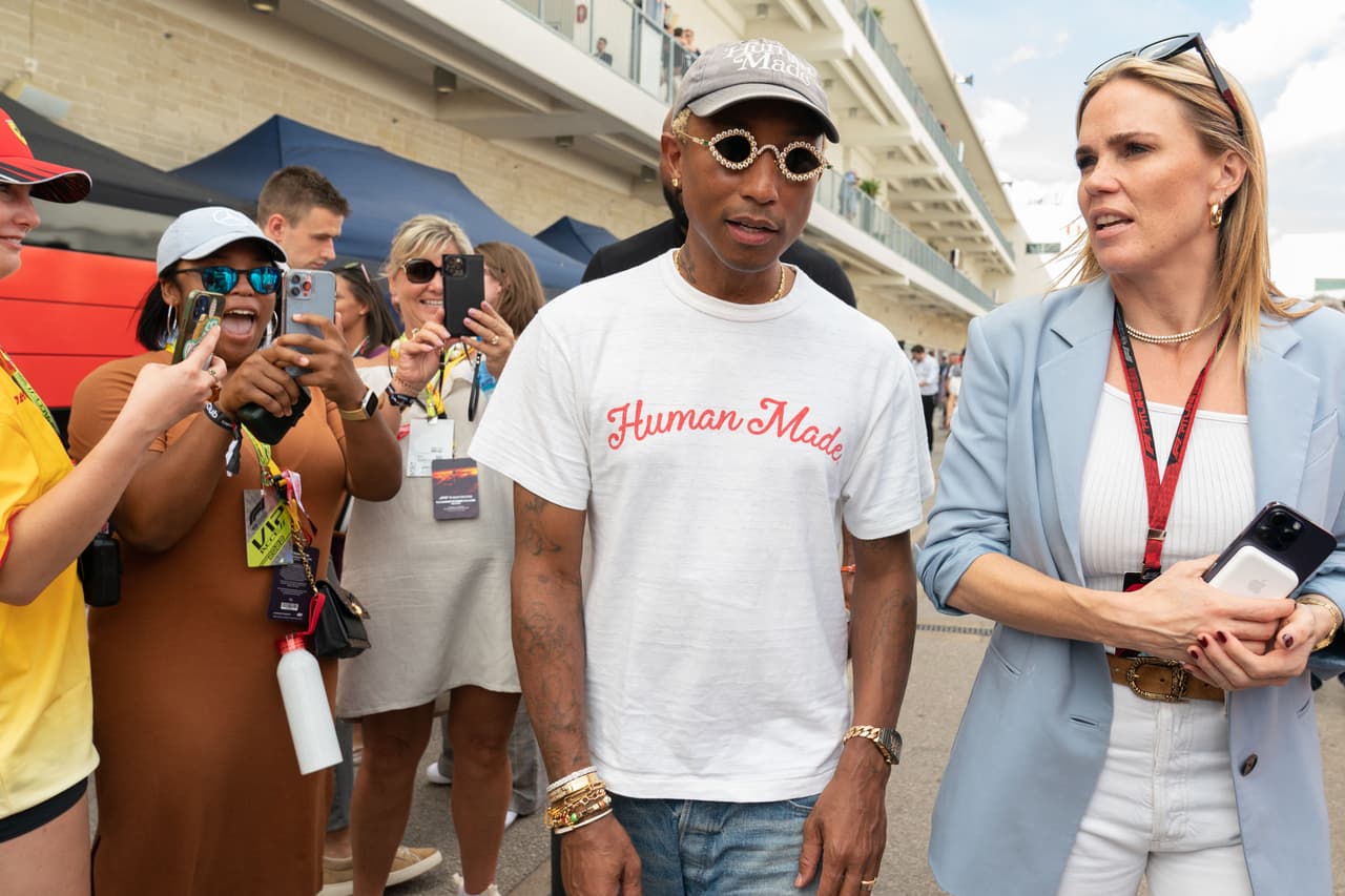 Brad Pitt, Pharrell Williams y Ed Sheeran atestiguaron el triunfo de Red Bull en el GP de Estados Unidos.