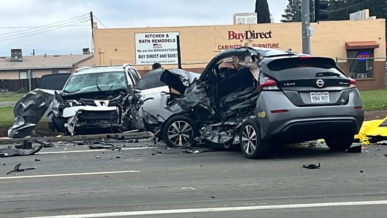 Choque mortal en Sacramento: Dos mujeres pierden la vida en accidente de tráfico entre tres vehículos