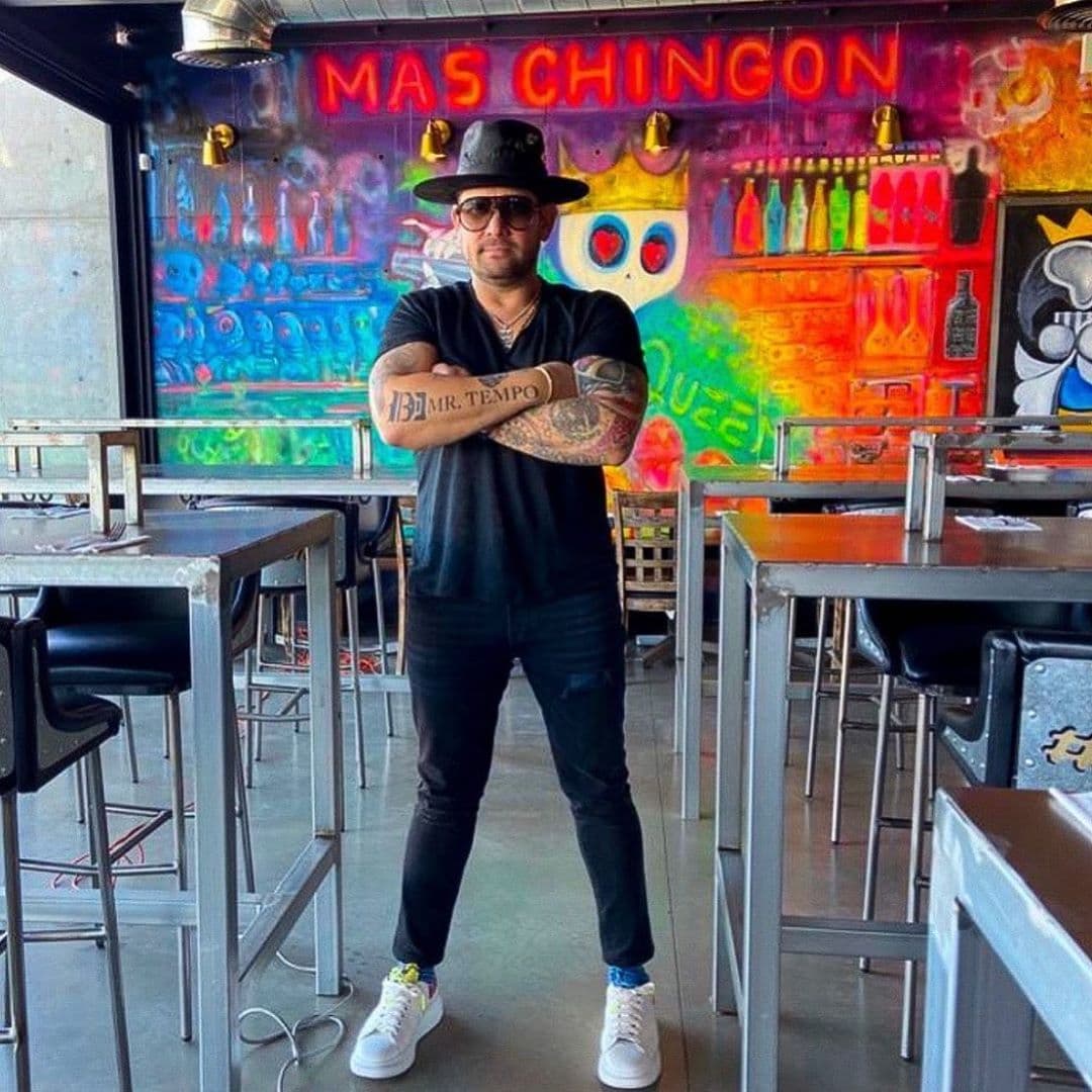 “Como socios, buenos amigos, hay muchísima química, nos la llevamos a todo dar. Cuando te cae bien alguien no lo puedes explicar, se dieron las cosas, hay un click empresarial y personal, pero eso ya el tiempo lo dirá”, dijo
<b>Mr. Tempo</b> a la popular revista de espectáculos.