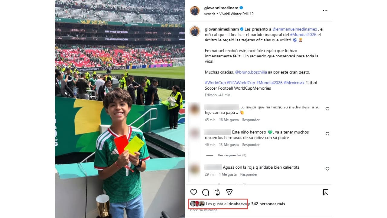 Emmanuel, hijo de Ninel Conde, recibió un regalo de uno de los árbitros asistentes.
