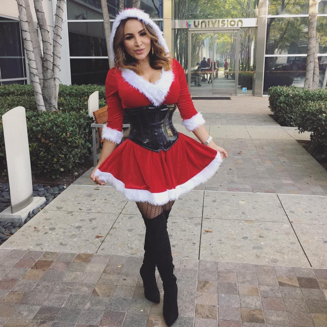 Así, disfruta cada fecha y hasta se ha disfrazado de la Señora Claus.