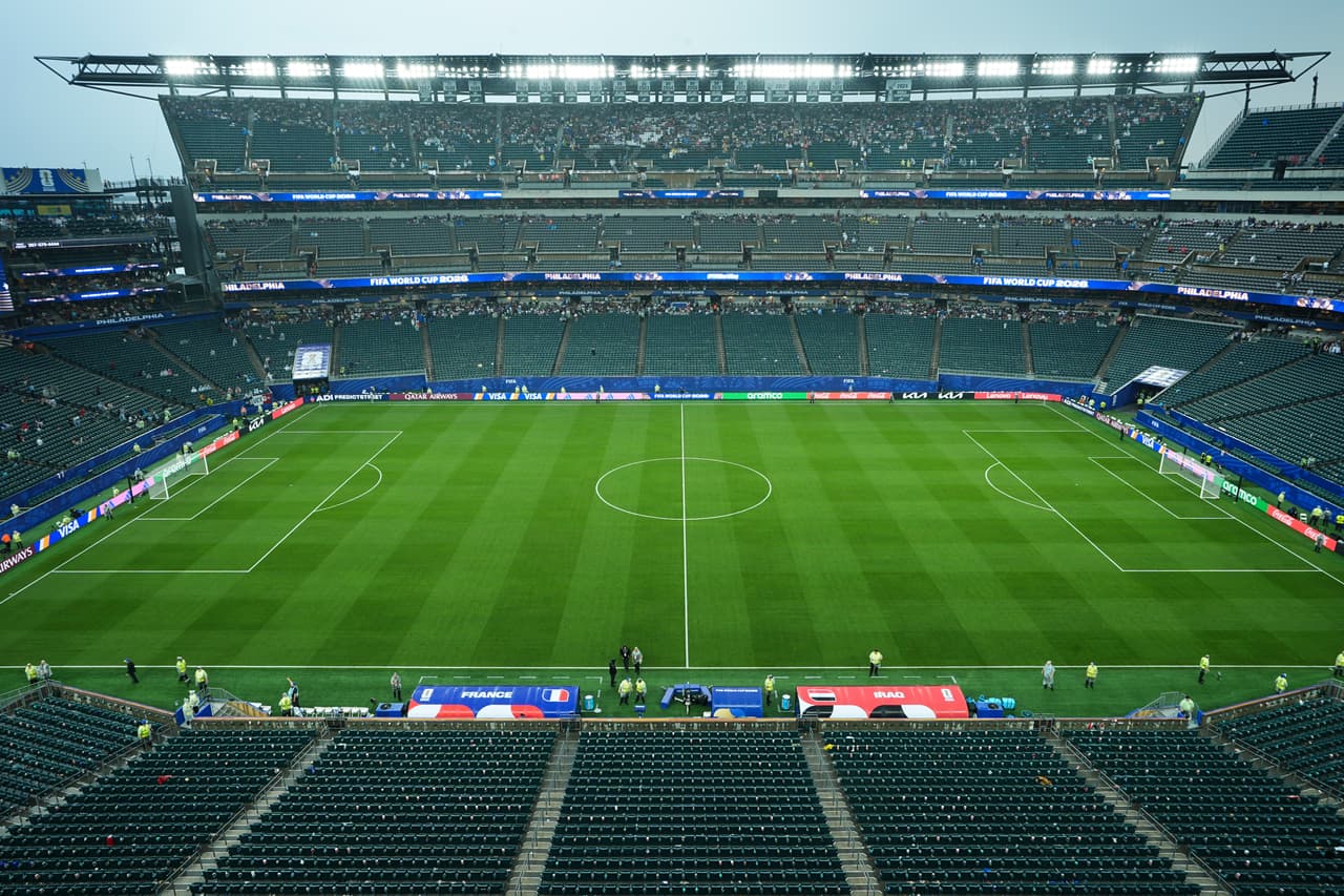 Vista general del estadio bajo una alerta de tormenta durante el partido de fútbol del Grupo I de la Copa del Mundo entre Francia e Irak en Filadelfia, el lunes 22 de junio de 2026.