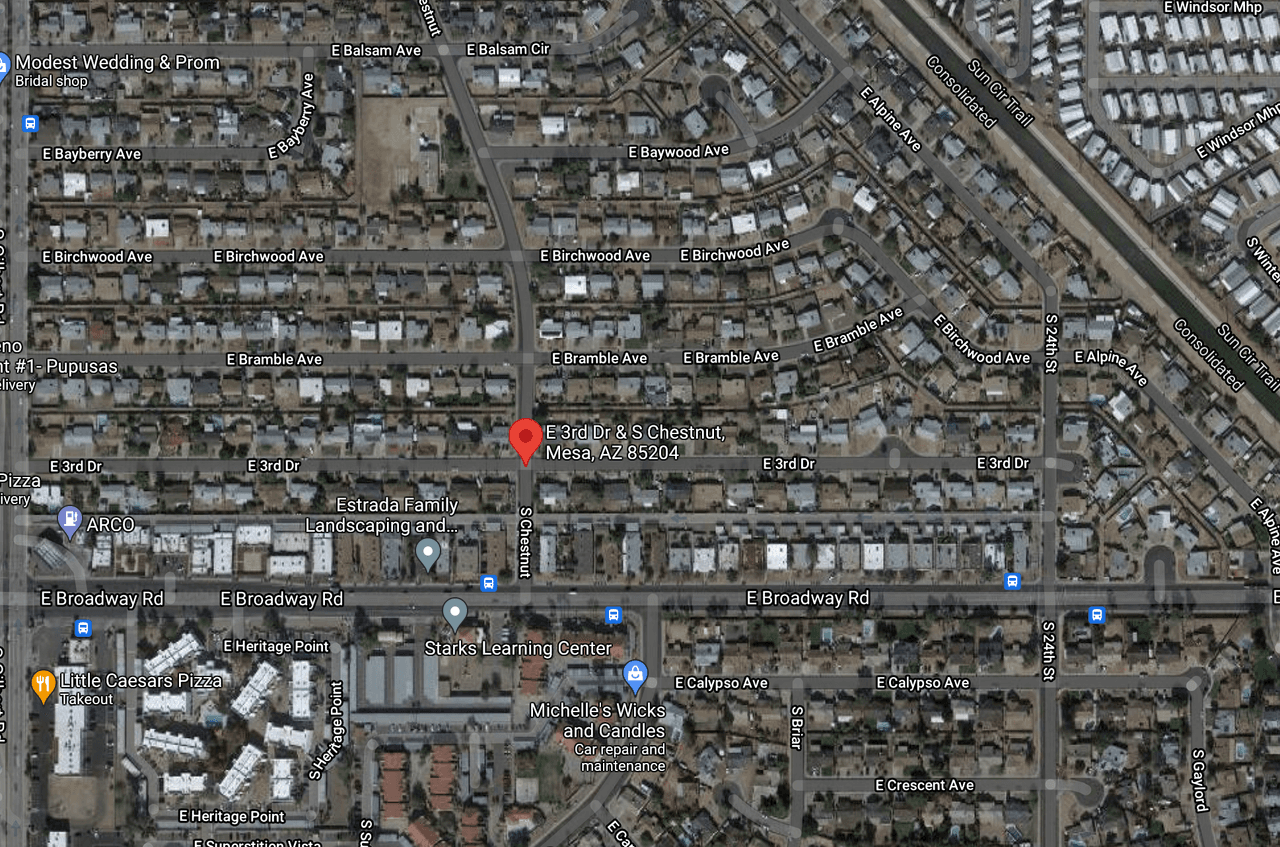 Los hechos ocurrieron en el área de Third Drive y Chestnut en Mesa, Arizona.
<br>