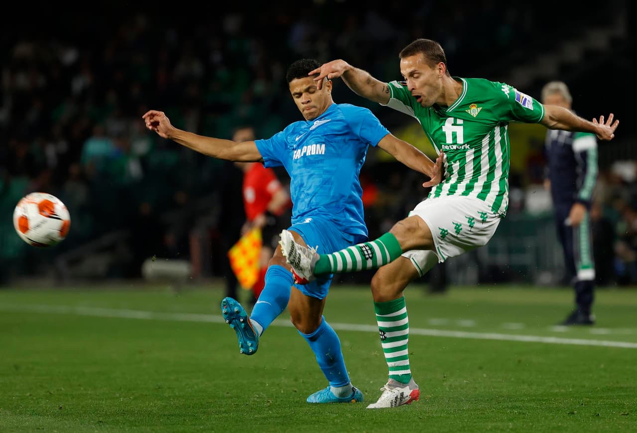 Real Betis empató 0-0 con el Zenit San Petersburgo y, por marcador global, la escuadra verdiblanca califica a Octavos de Final en la UEFA Europa League. El mexicano Andrés Guardado fue titular durante el partido.