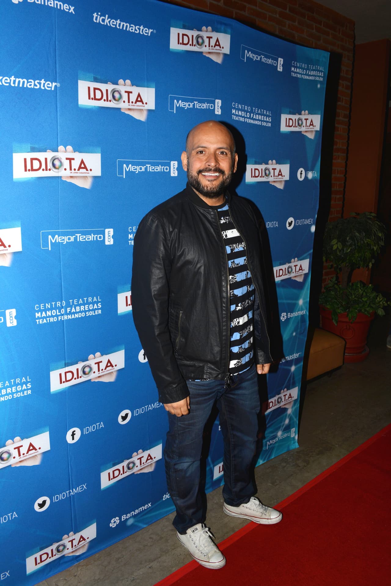 "La verdad es que no te podría decir si fue valiente o no, porque no tengo ningún conocimiento, nunca nos lo ha dicho Natasha, por lo menos a mí, que haya sufrido un abuso", respondió el director de teatro.