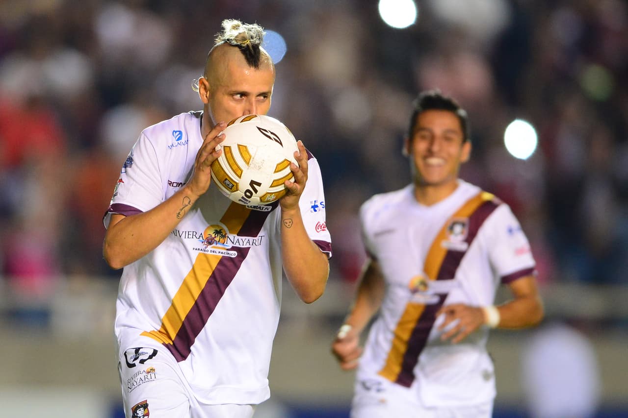 Unos más de los ídolos de las Chivas. Adolfo 'el Bofo' Bautista no corría mucho, pero con el balón era un mago. ¿Le entraría duro a los de birria?