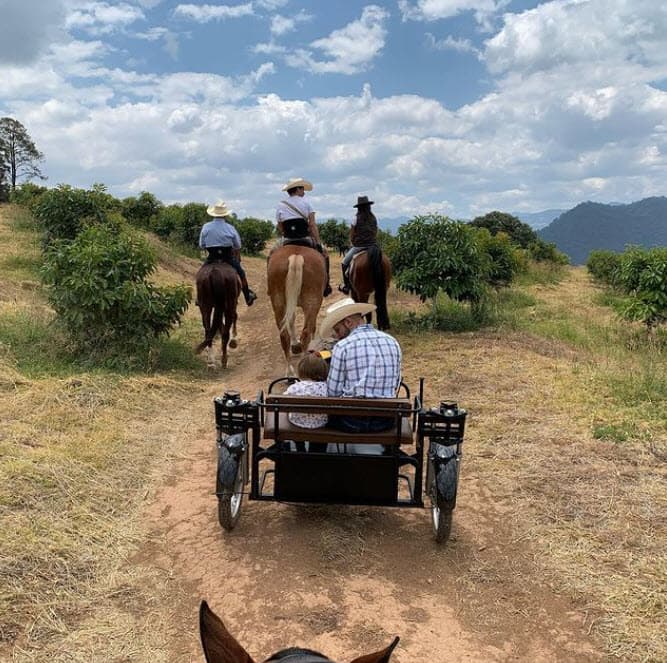 Este año expresó su emoción por festejar el Día del Padre: "La primera vez que celebro el Día del Padre gozándonos plenamente mi hija y yo", escribió.