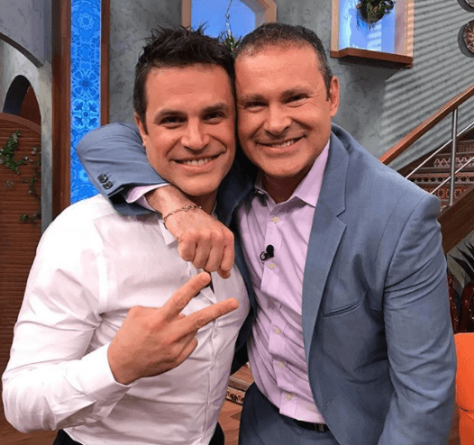 La relación con sus hermanos no puede ser mejor. Siempre están en comunicación y sus encuentros están llenos de cariño.