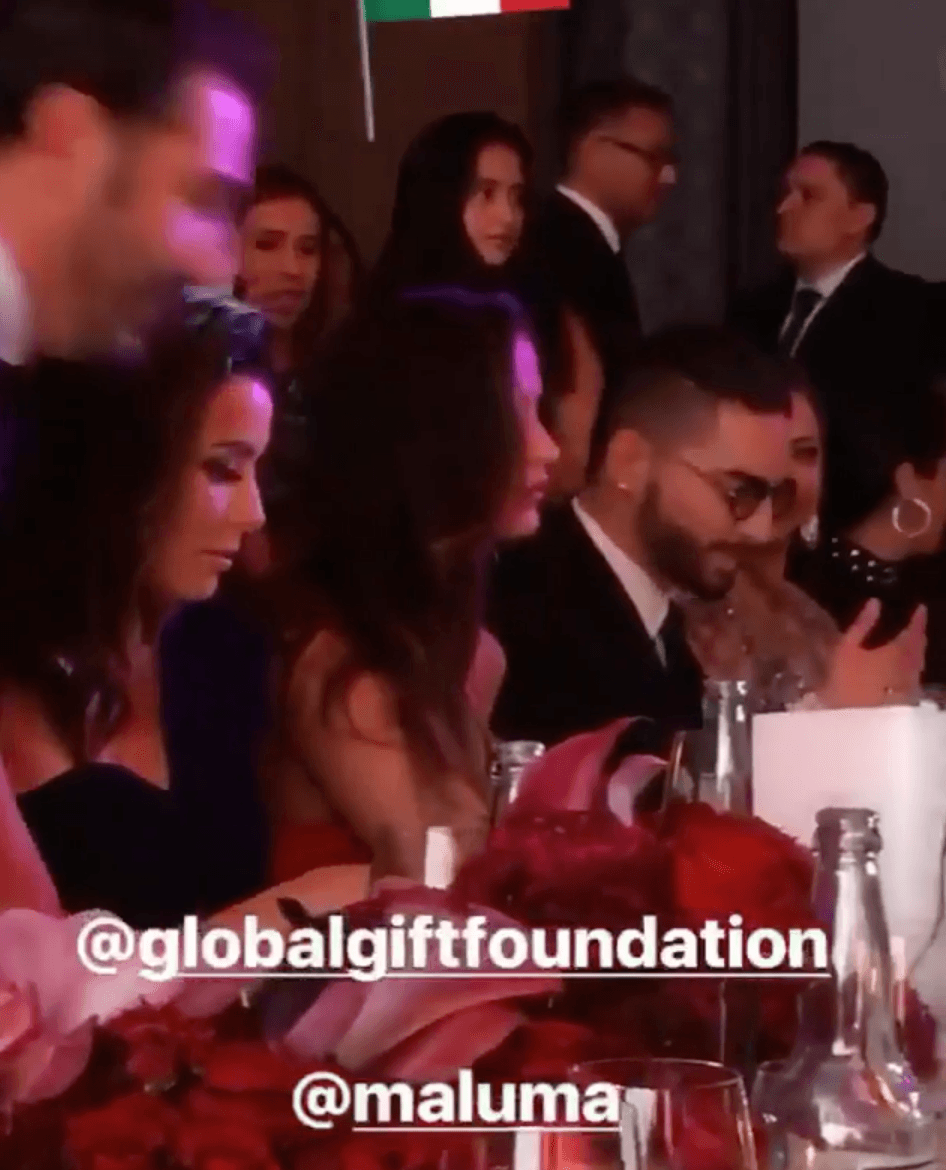 El colombiano fue uno de los anfitriones del evento junto a la actriz Eva Longoria. Ellos se unieron para recaudar fondos a beneficio de las víctimas de los dos terremotos que afectaron a México en septiembre pasado.