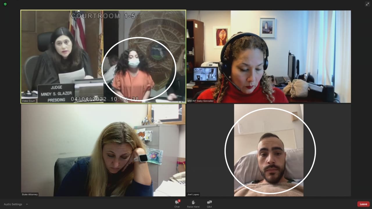 Su exnovia lo apuñaló en Hialeah y él pide a la jueza desde un hospital que le retire los cargos