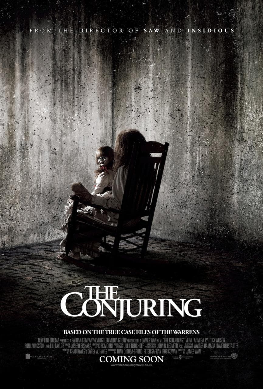 <h3>Para los que oyen ruidos en el desván</h3>
<br>
<b>The Conjuring</b> (2013)
<br>
<b>Director: </b>James Wan
<br>
<b>Actores: </b>
<a href="http://www.imdb.com/name/nm0933940?ref_=tt_ov_st_sm">Patrick Wilson</a>,
<a href="http://www.imdb.com/name/nm0267812?ref_=tt_ov_st_sm">Vera Farmiga</a>,
<a href="http://www.imdb.com/name/nm0515296?ref_=tt_ov_st_sm">Ron Livingston</a>
<br>Dos investigadores de sucesos paranormales acuden a una casa para examinar las presencias extrañas que denuncia una familia. "Nos asusta sólo de pensarlo. Cuando lo oiga, va a pensar que estamos locos". "Inténtelo. Por favor, desde el principio". Con este diálogo da comienzo una historia de las que te hará palpitar el corazón y dormir con la luz encendida durante una semana.
<br>
