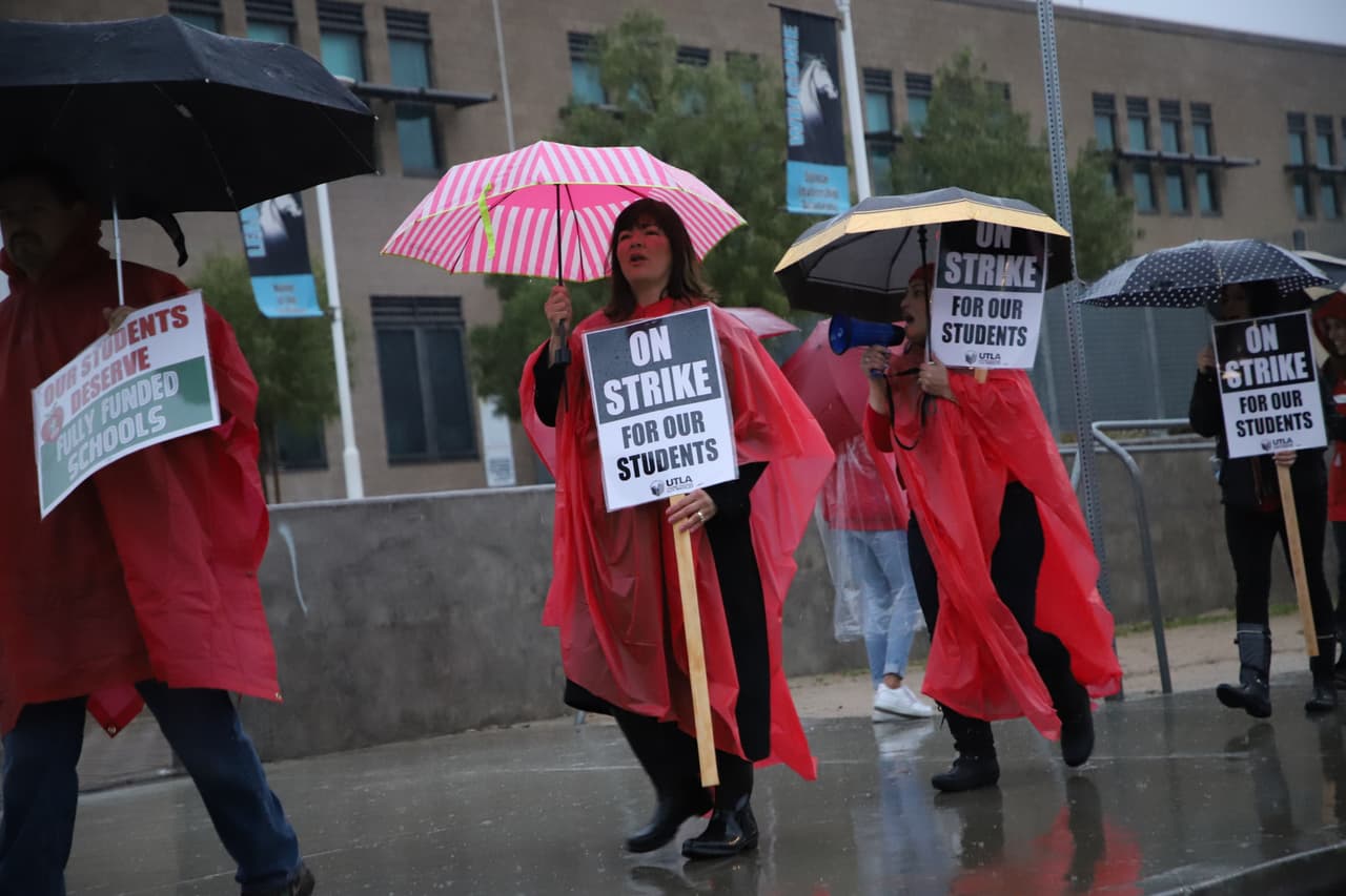 Por primera vez en 30 años, los maestros del Distrito Escolar Unificado de Los Ángeles están en huelga.