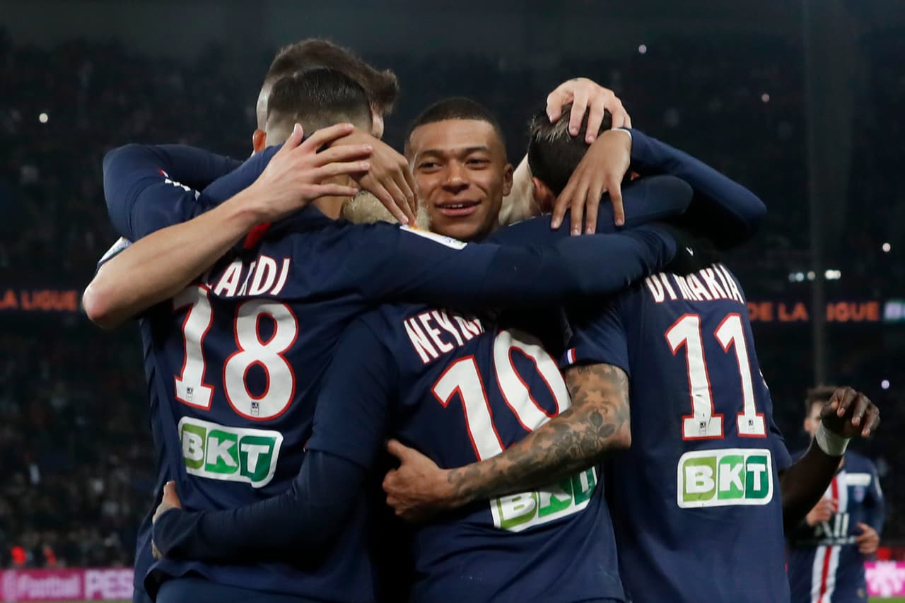 Con goles de Naymar, triplete de Icardi, Mbappé y un autogol de Jessy Moulin, el PSG golea en casa 6-1 al Saint-Ettiene.