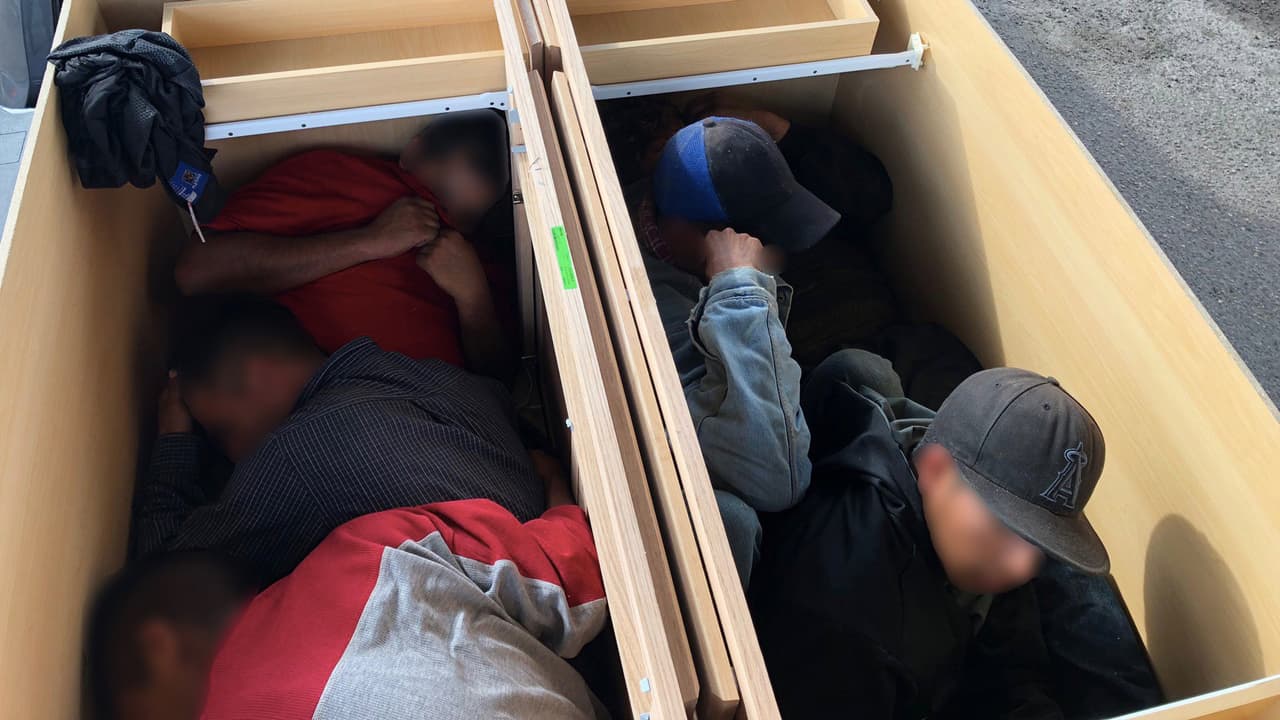 El flujo de indocumentados por la frontera de Texas sigue alto, a pesar de la mano dura del gobierno de Trump