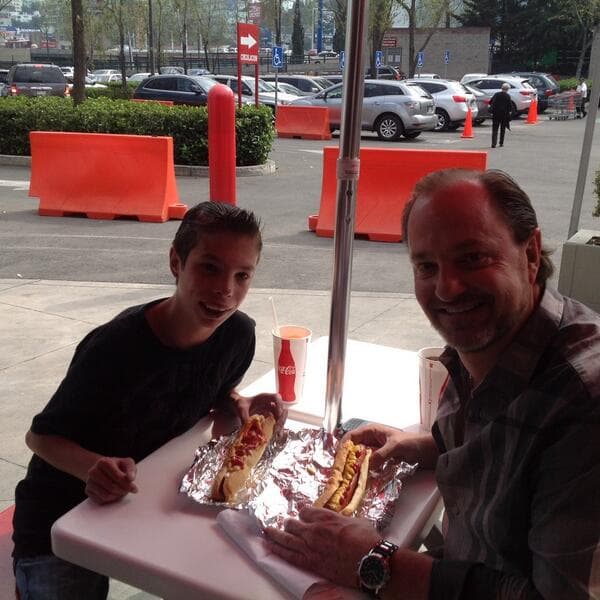 En entrevista telefónica para 'De primera mano', Abril del Moral reiteró que que Gabriel Moreno Bernat fue internado debido a una úlcera gástrica.