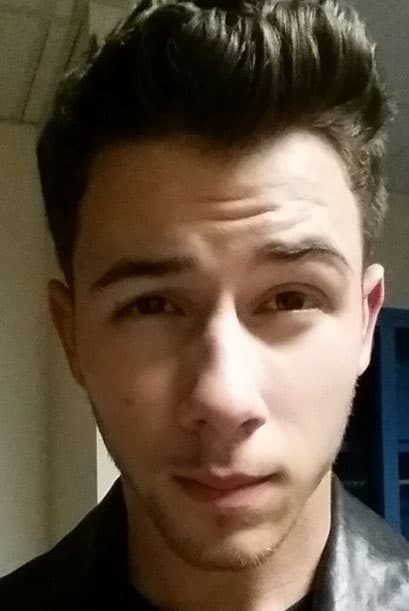 Nick Jonas siempre busca un buen ángulo para sus fans.