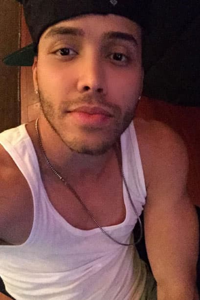 Prince Royce se toma unos minutos para publicar algunas fotos en su Instagram.