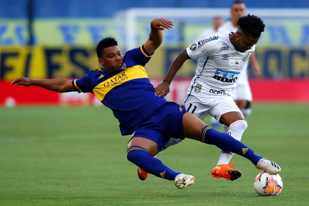 Sin ventaja para nadie, Boca y Santos deberán resolver la eliminación en Brasil tras el empate 0-0 del día de hoy en la Bombonera.