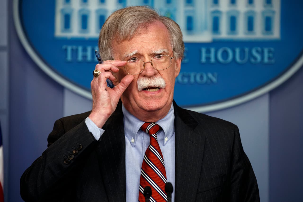 <b>John Bolton.</b> El exasesor de seguridad nacional criticó el domingo al presidente por seguir impugnando los resultados de las elecciones. "Creo que Trump está tirando piedras a través de las ventanas", dijo Bolton en CNN. "Es el equivalente político de un alborotador callejero".