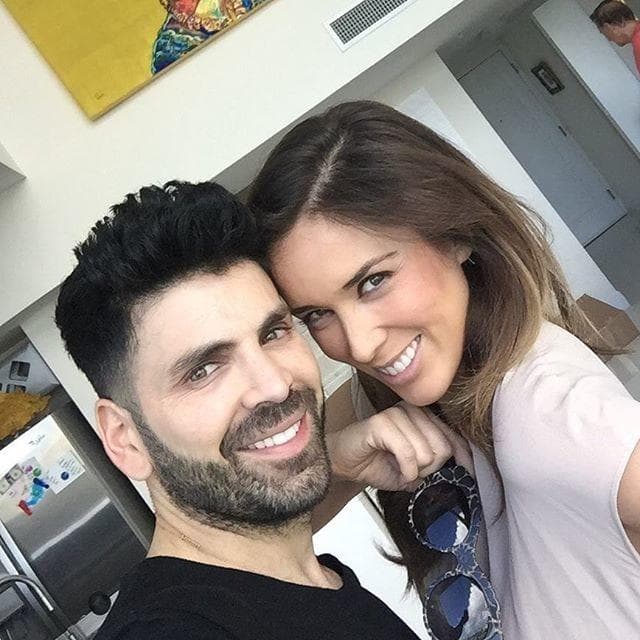 Una que se la pasó lindo en Las Vegas en 2015 fue Jacqueline Bracamontes, quien se encontró con Jomary, ya que él fue el encargado de coordinar los vestidos que usó como conductora en la noche de Latin GRAMMY.