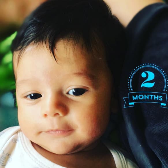 La foto oficial de los dos meses de Baby Joshua.
