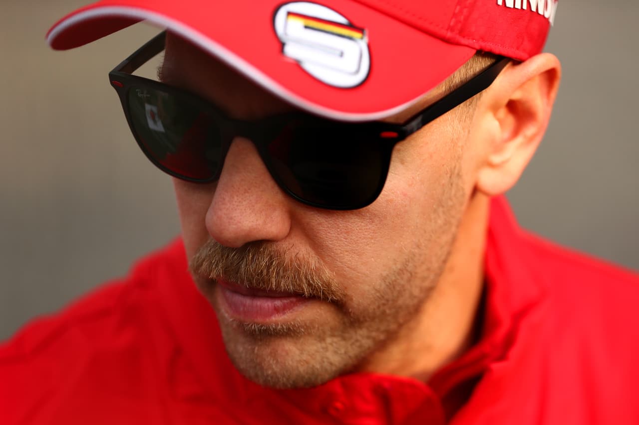 Por su parte, el alemán Sebastian Vettel, de Ferrari, entiende que no se pueden repetir los errores de la pasada carrera y de ahí su concentración y seriedad.