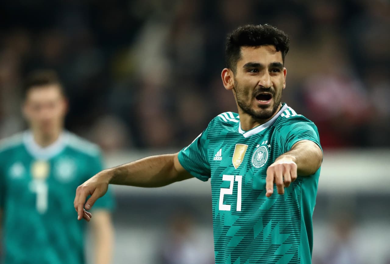 21-
<b>Ilkay Gündogan (5)</b>. Entró por el lesionado Khedira y tuvo un tiro desde media distancia que David de Gea sacó con lo justo a los 56 minutos. No hizo mucho más.