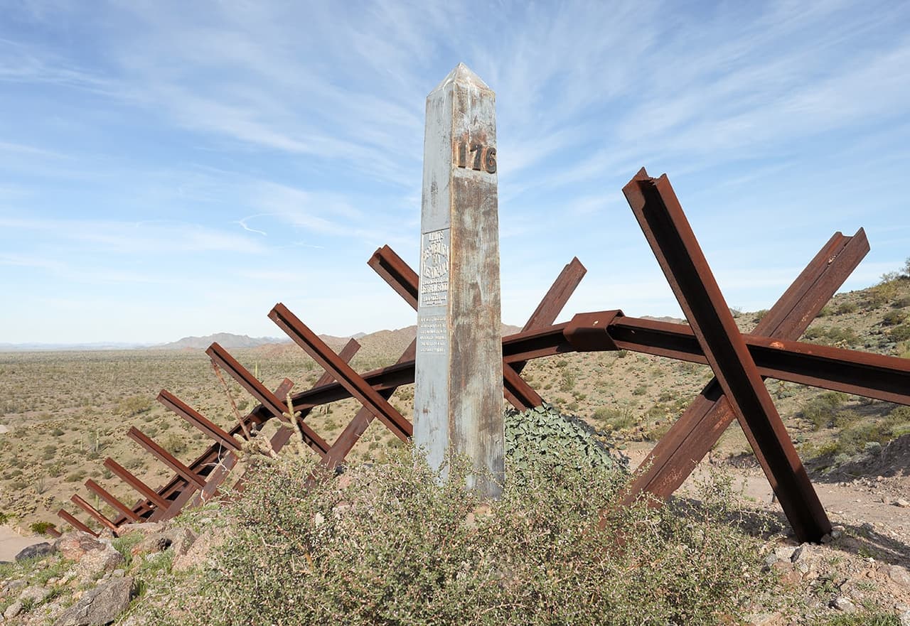 Monumento fronterizo número 176 | 10 de enero de 2012 |
<b>Montañas Agua Dulce, Arizona.</b>