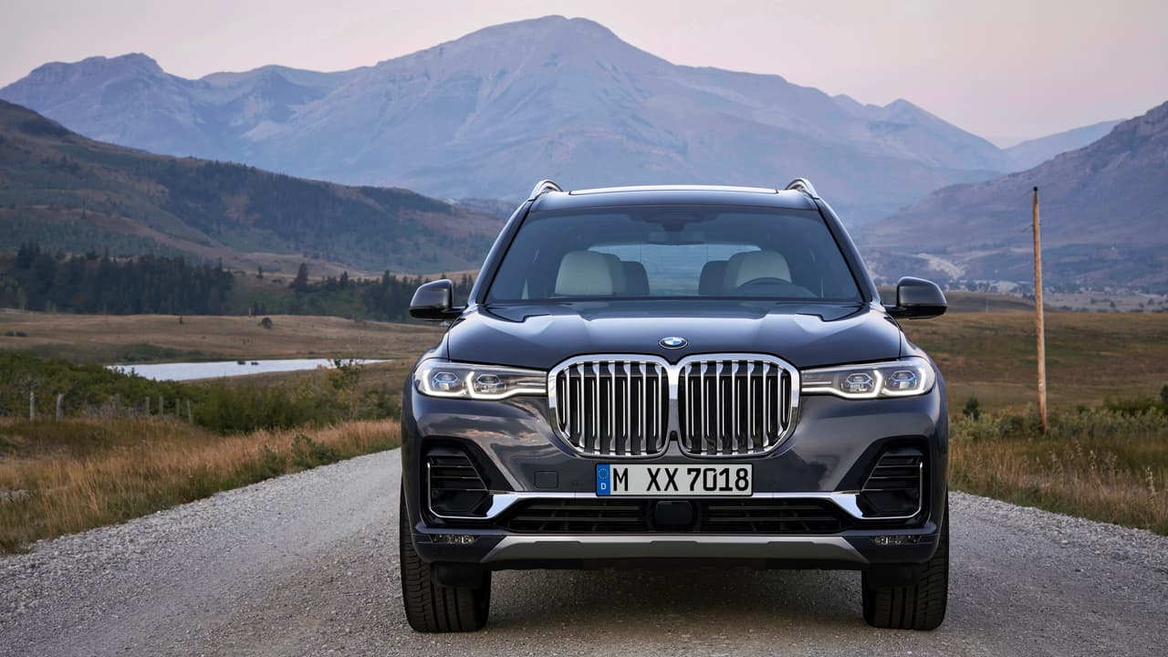 BMW X7 2020.