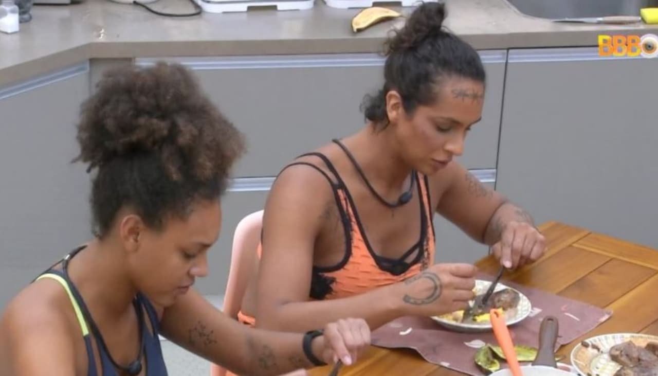 Lina e Jessilane conversam com grupo no BBB22