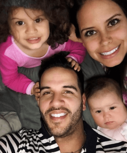 Jesús está felizmente casado. Su esposa Juliana es su compañera de vida.