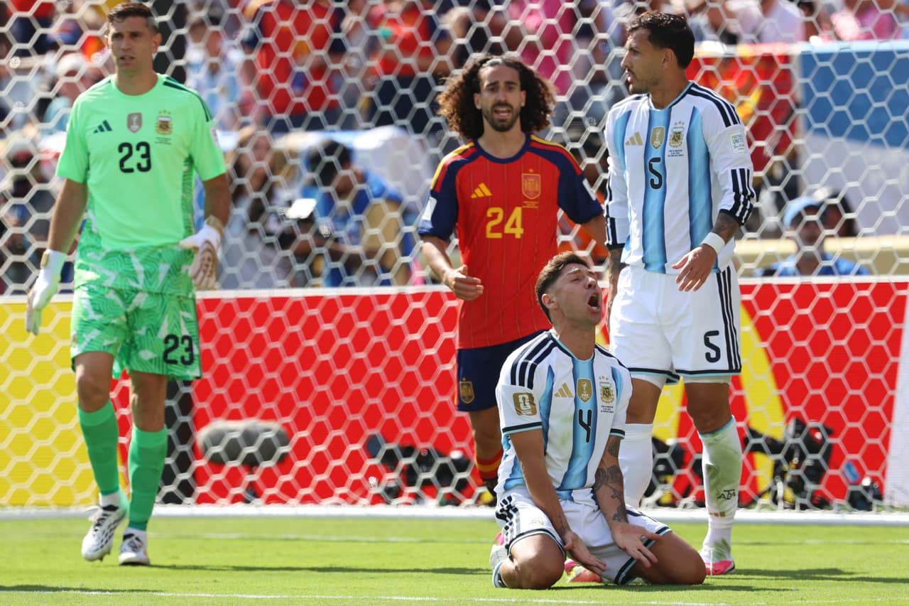 Argentina's Gonzalo Montiel (4) reacts during the World Cup final soccer match between Spain and Argentina in East Rutherford, N.J., near New York, Sunday, July 19, 2026. (AP Photo/Pamela Smith)