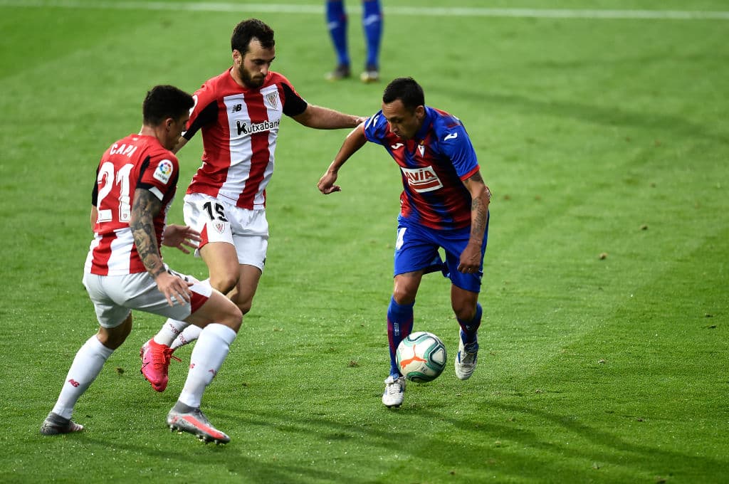 Con goles de Raúl García y Asier Villalibre, el Atletic Club viene de atrás dos veces para empatar el encuentro y sumar un punto.