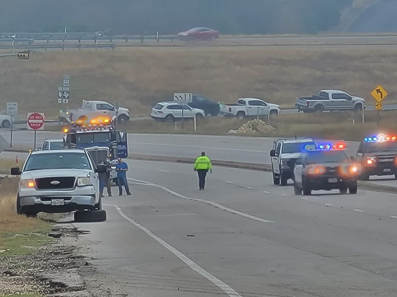 Bomberos y paramédicos estuvieron en el lugar de un rescate vehicular sobre la calle 5800 de la ruta RM 2222 a eso de las 7:45 a.m.