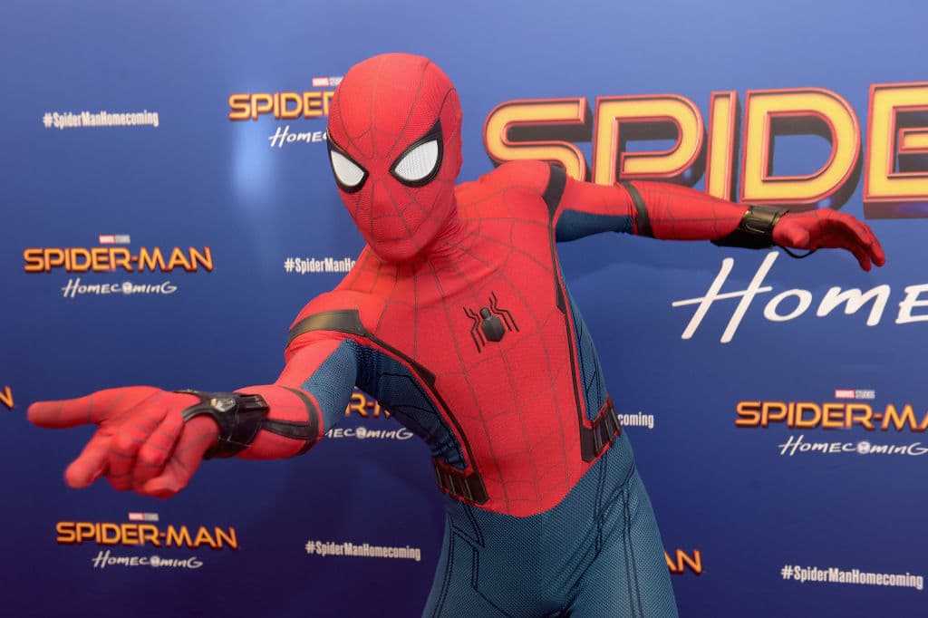 El director Jon Watts regresa para dirigir a Tom Holland, Zendaya y Jacob Batalon en la película de seguimiento, Spider-Man: No Way Home.