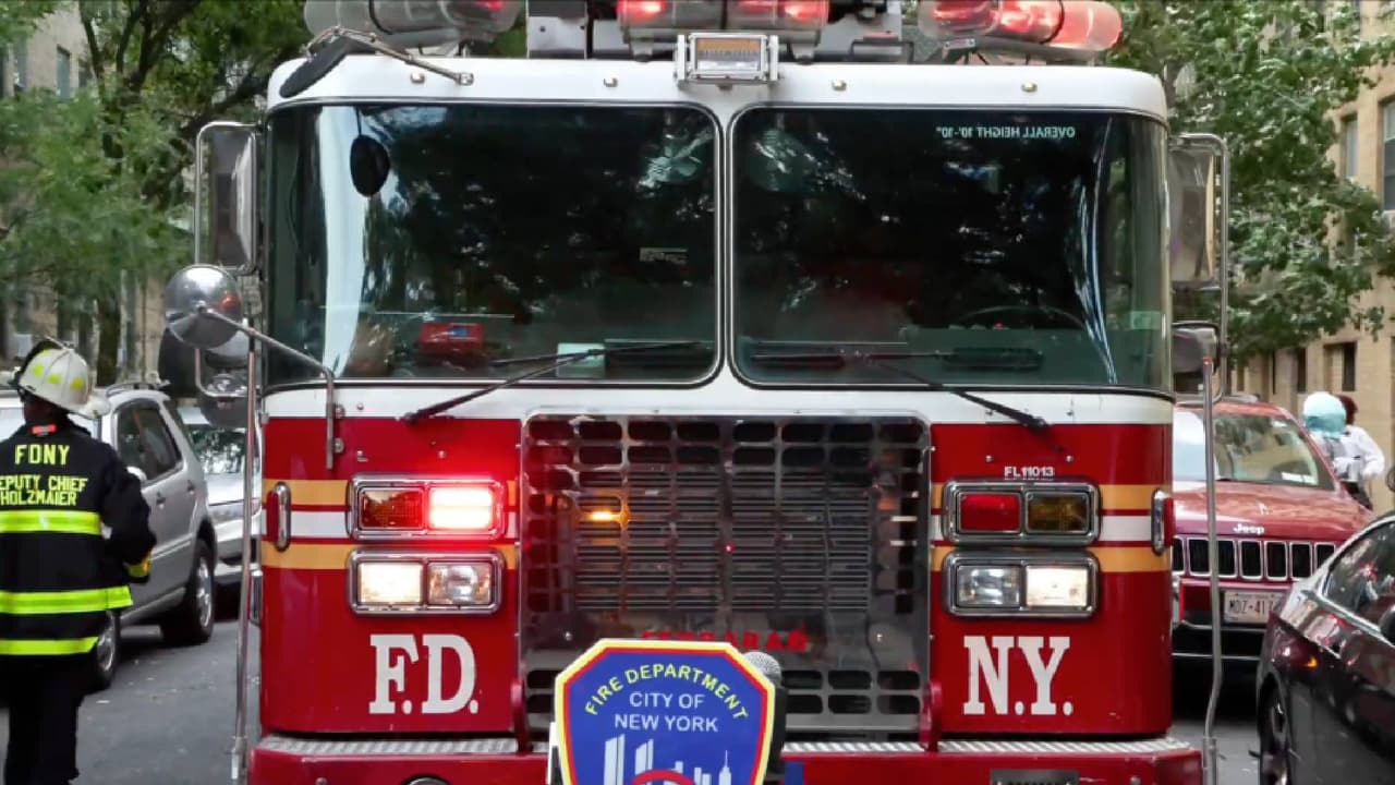 Incendio en edificio del Bronx deja una persona muerta, 12 heridos y decenas de evacuados
