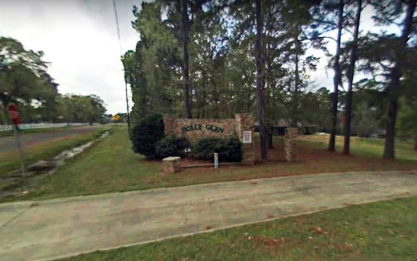 Autoridades reportan que un tornado tocó tierra en un vecindario al noreste de Houston