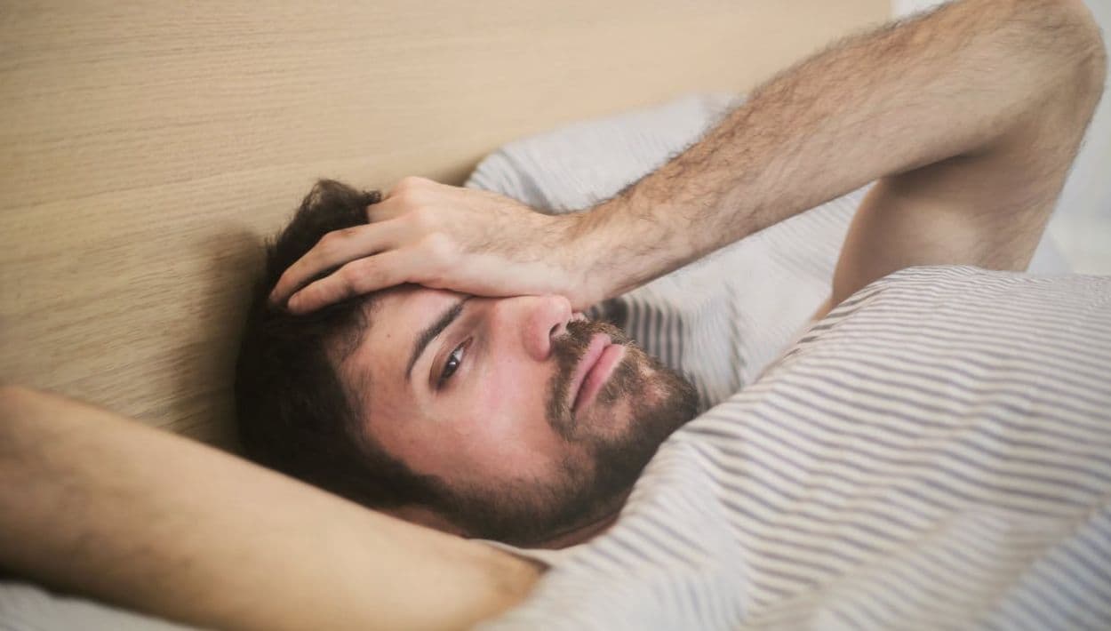 Si tu alarma suena mil veces y aún no te levantas... esto te va a interesar