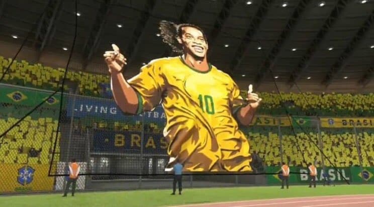La sonrisa del futbol, Ronaldinho en las gradas del Maracaná para alentar a la Canarinha.