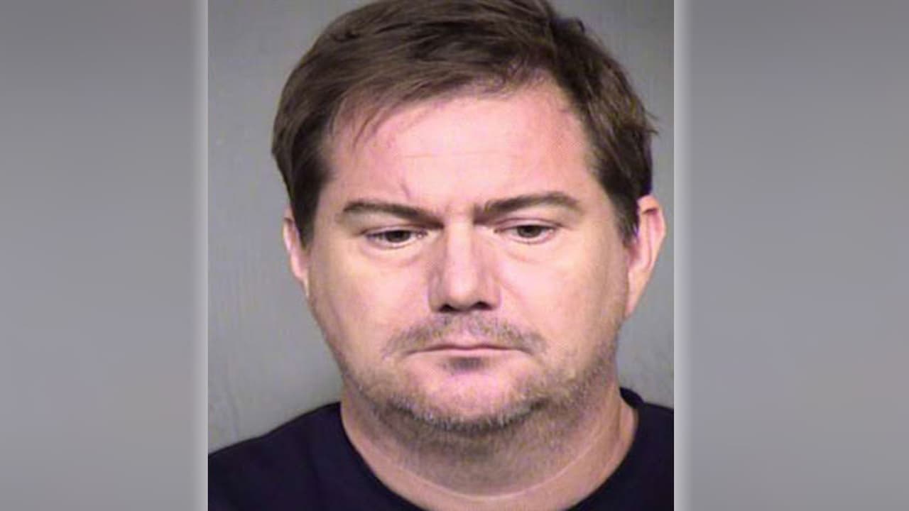 Exprofesor en Arizona se declara culpable de conducta sexual con una estudiante menor de edad