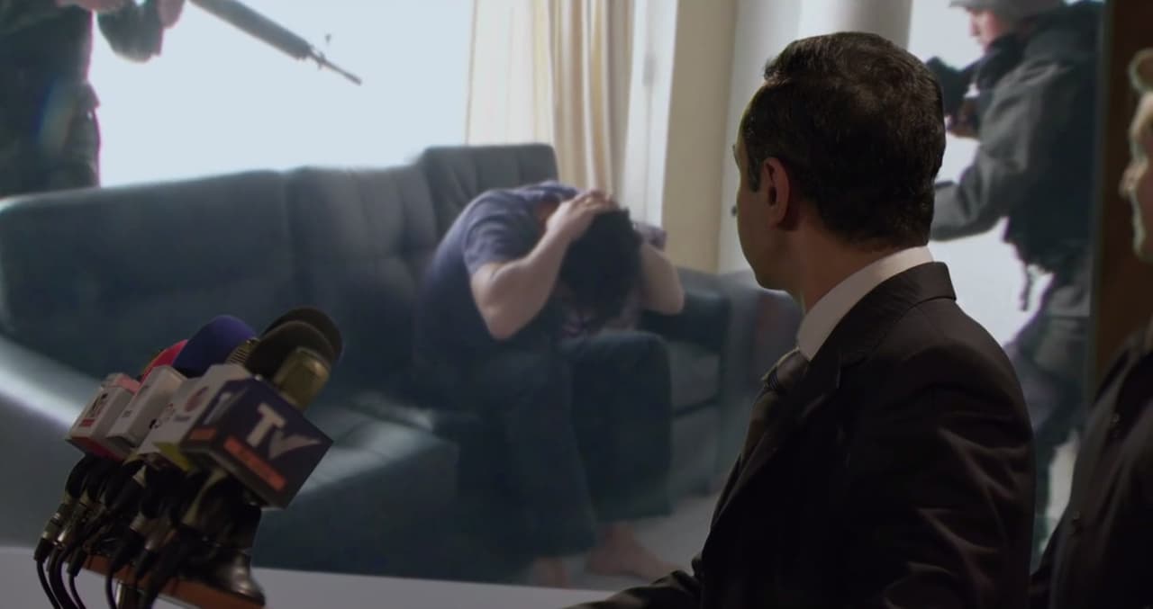 With the support of the police and the army, ‘Don Sol’ didn’t need to waste a single bullet in the arrest of the Tijuana cartel leader. He informed ‘El Chapo’ that the government would no longer be after him, and his extradition process would be archived.