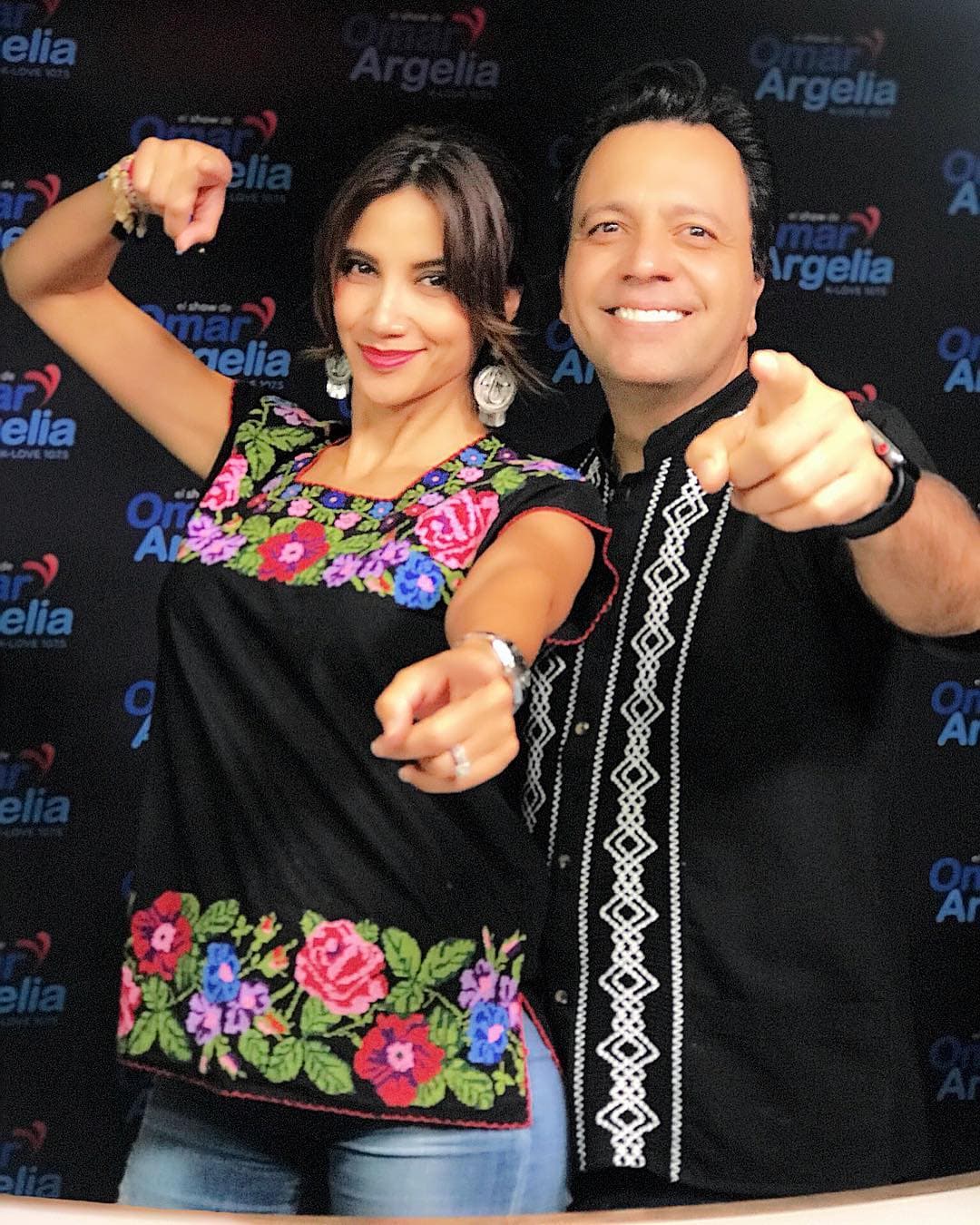 <b>Omar y Argelia</b>: llevan 15 años frente a los micrófonos de su propio show, 10 de los cuáles como pareja de casados. Hoy tienen a dos hermosas hijas con las que comparten todas las lecciones que les deja su profesión.