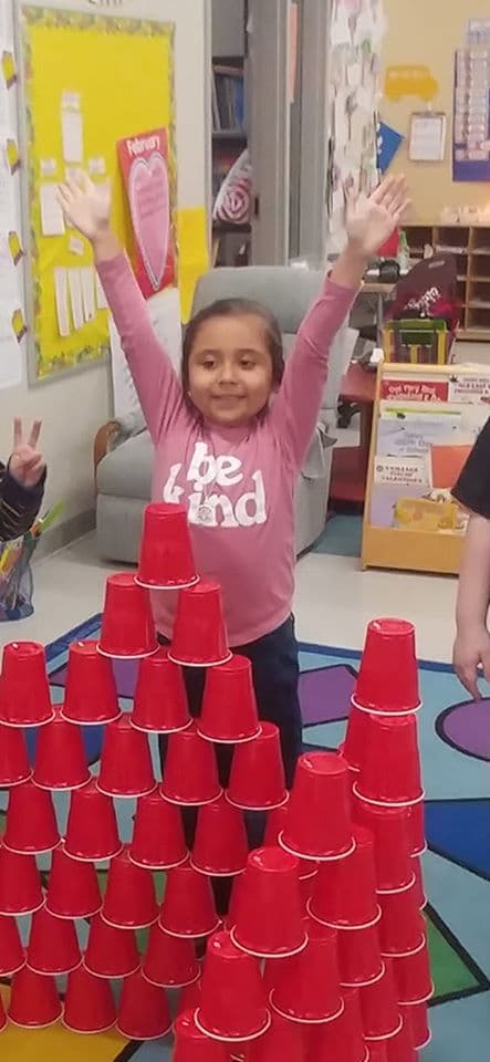 Aurea luchó contra una infección provocada por el coronavirus y estuvo en estado de coma debido a las complicaciones. Según el GoFundMe, su padre, madre y hermana también contrajeron el covid-19.