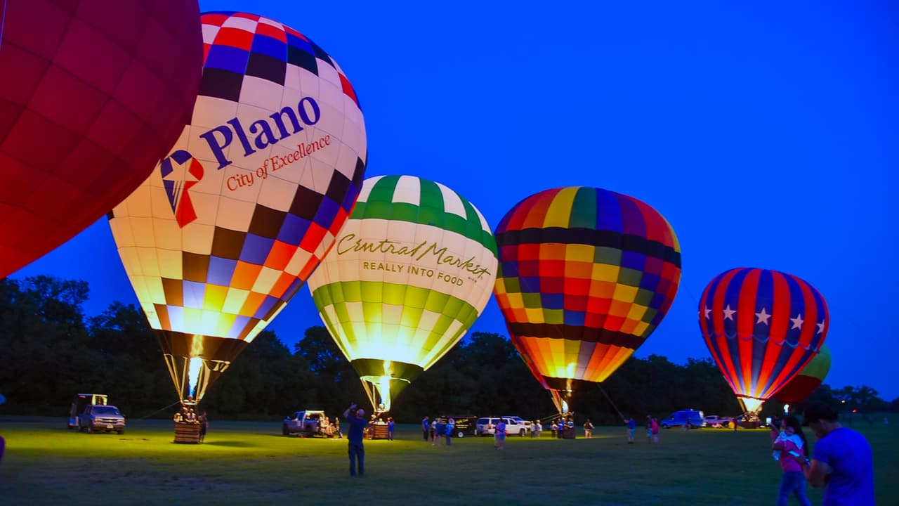 Regresa al norte de Texas el 2023 H-E-B | Central Market Plano Balloon Festival, uno de los
<b>eventos de globos aerostáticos más importantes del estado de la estrella solitaria</b> y todo el país.