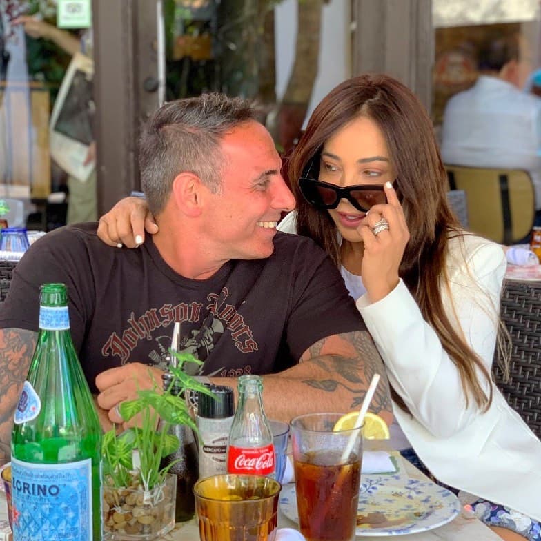 A pesar de haber vivido esa dificultad, Gelena le dijo a People que siguen intentando convertirse en padres.