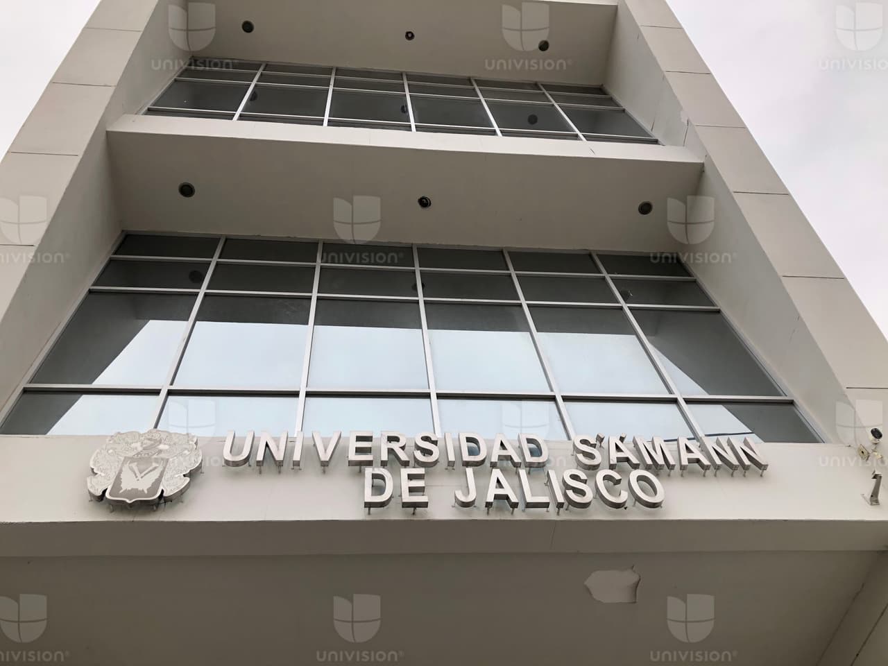 Por esos terrenos pagaron 1.1 millones de pesos (alrededor de 55,000 dólares) y su valor ha subido a casi 12.5 millones de pesos (621,000 dólares), según registros públicos.